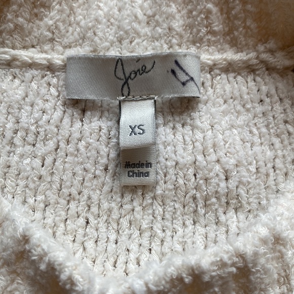 Joie sweater. - Picture 3 of 10
